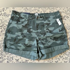 Women’s Gap Size 14 Green Camo Khaki Girlfriend Shorts